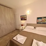 לינה וארוחת בוקר Al Mare לידו די קאמאיורה