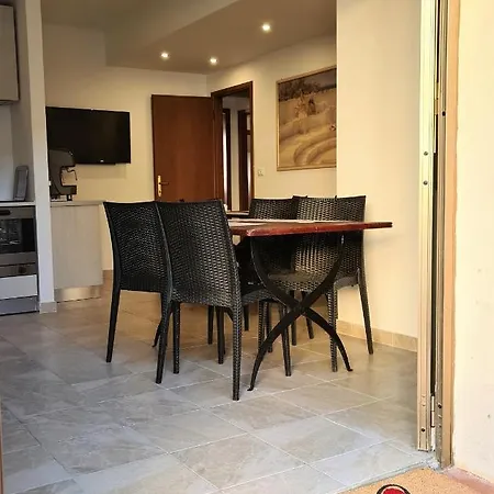 Oda ve Kahvaltı Al Mare