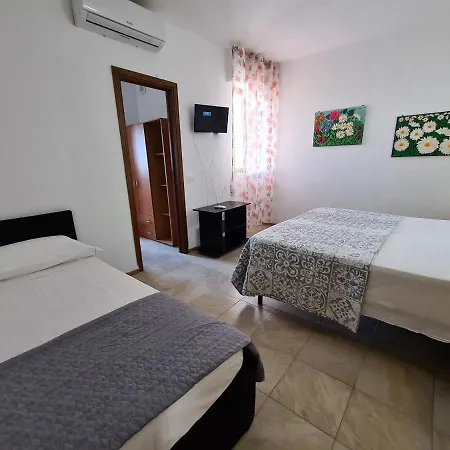 Oda ve Kahvaltı Al Mare Lido di Camaiore