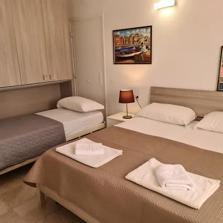 Al Mare Bed & Breakfast *